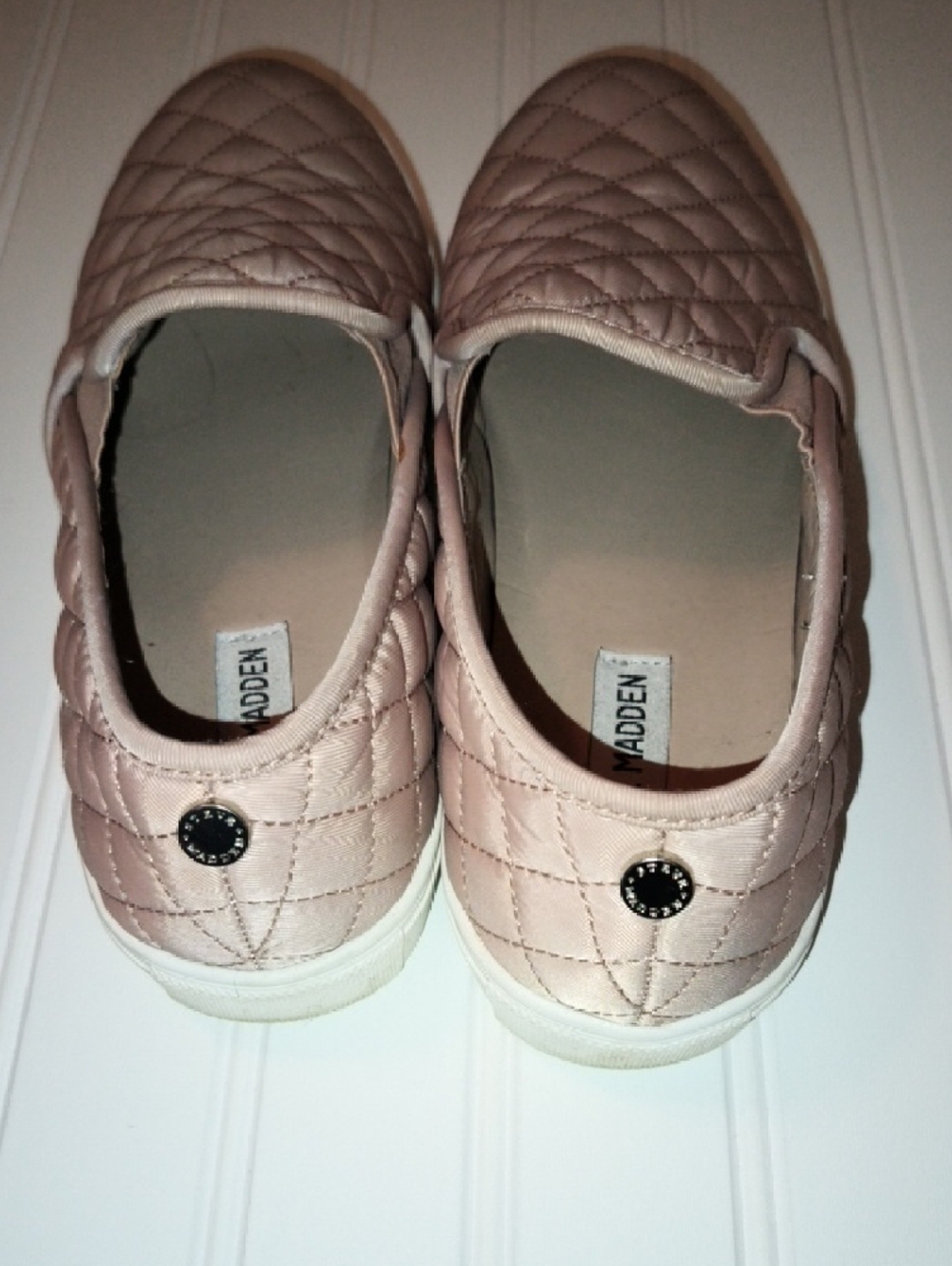 Steve Madden Quilted Slip-On Sneakers in Pale Pink / Size 9 - Picture 3 of 7